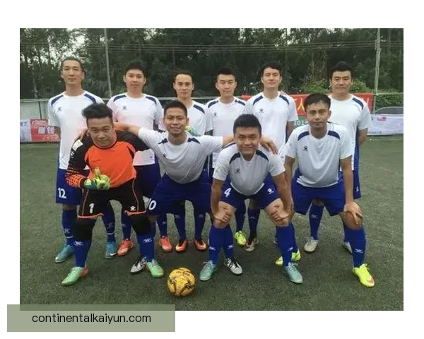 足球杯赛比分分析：各队表现稳健，冠亚军竞争激烈